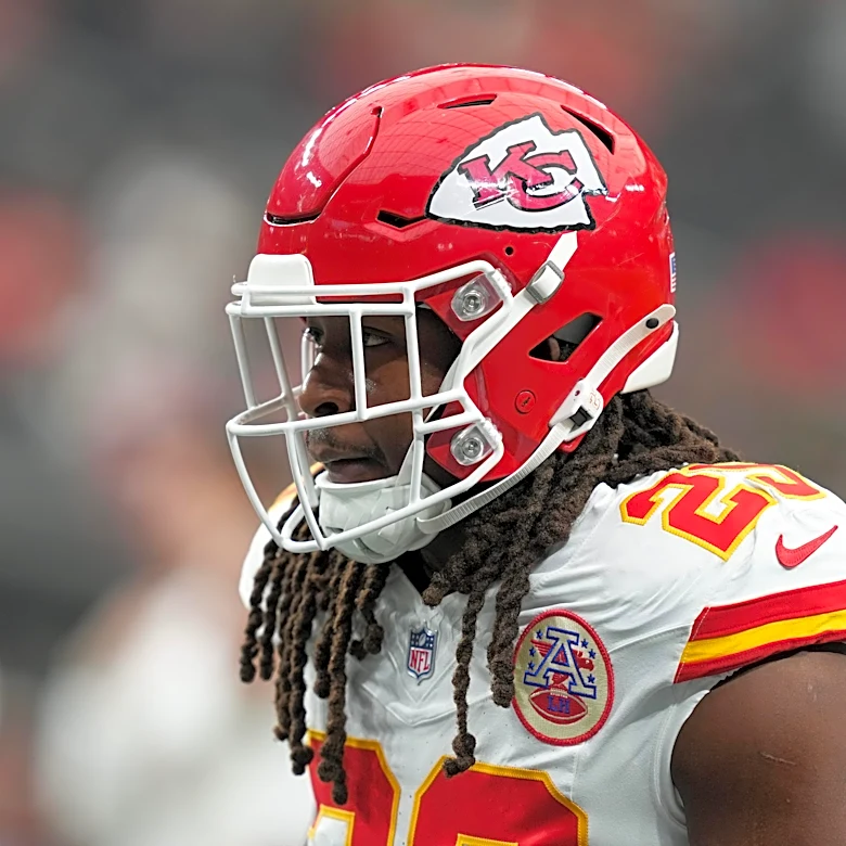 De’Von Achane injury: What free agents are available for Miami Dolphins?