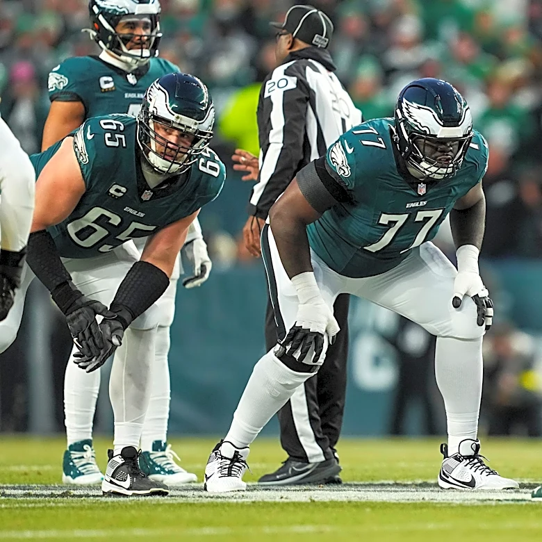 Packers keep adding veteran offensive linemen by signing Mekhi Becton