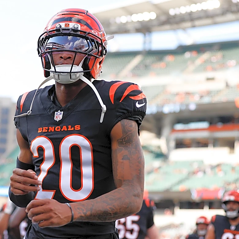 Tacario Davis could see more work following Jalen Davis injury