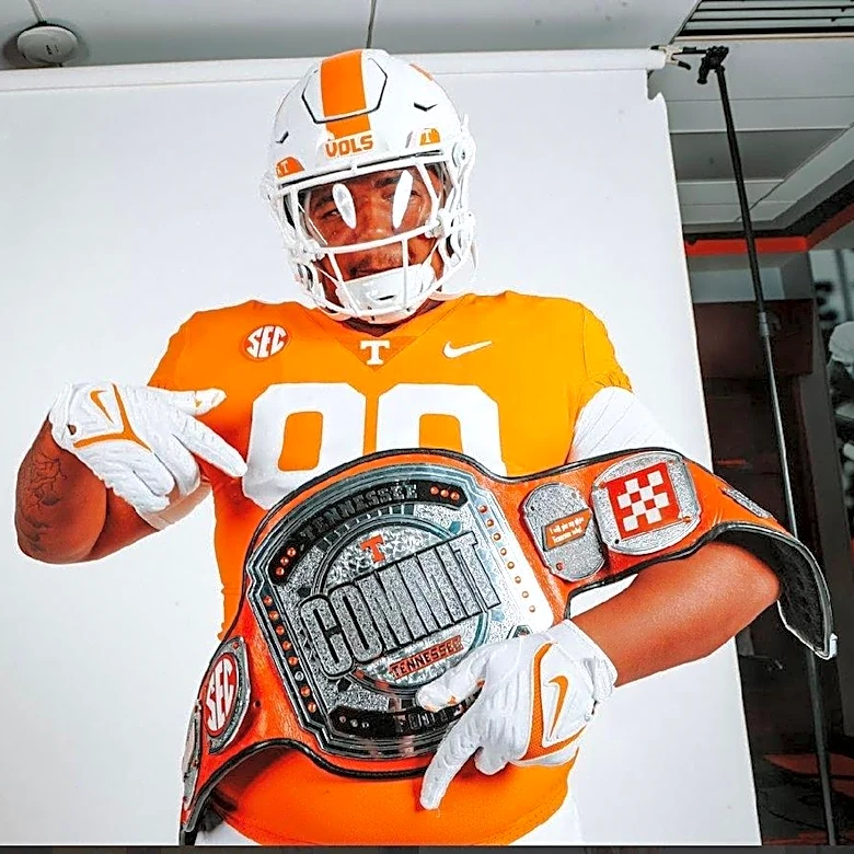 Texas offers Tennessee JUCO DT commit Christian Mays