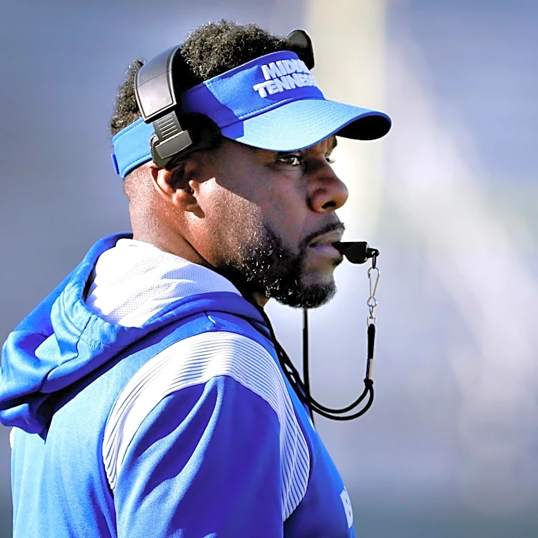 Middle Tennessee head coach Derek Mason criticizes officiating; reprimanded by CUSA