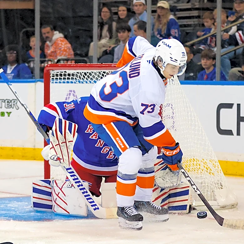 Islanders News: Rosters set as NHL begins with big trade