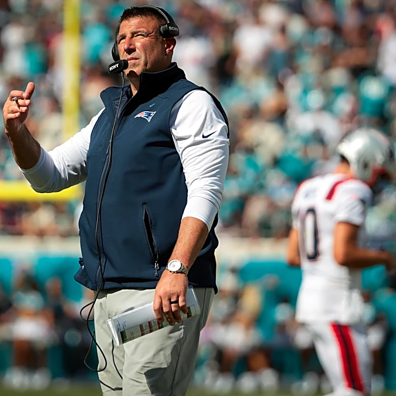 Mike Vrabel wants Drake Maye to ‘relax’ to get back on track