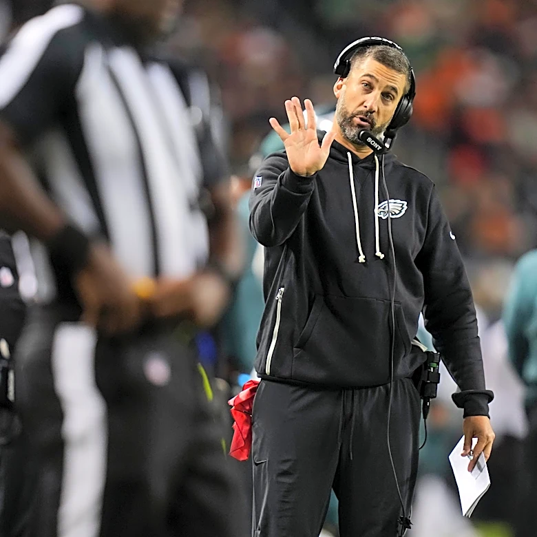 Eagles-Bears takeaway: Lackluster play catches up with the Birds in Chicago