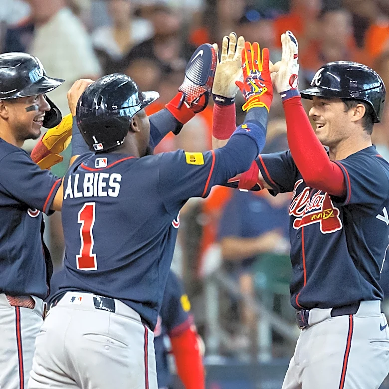 Mauricio Dubon hits cleanup, Mike Yastrzemski in at DH in NLWC Game 1