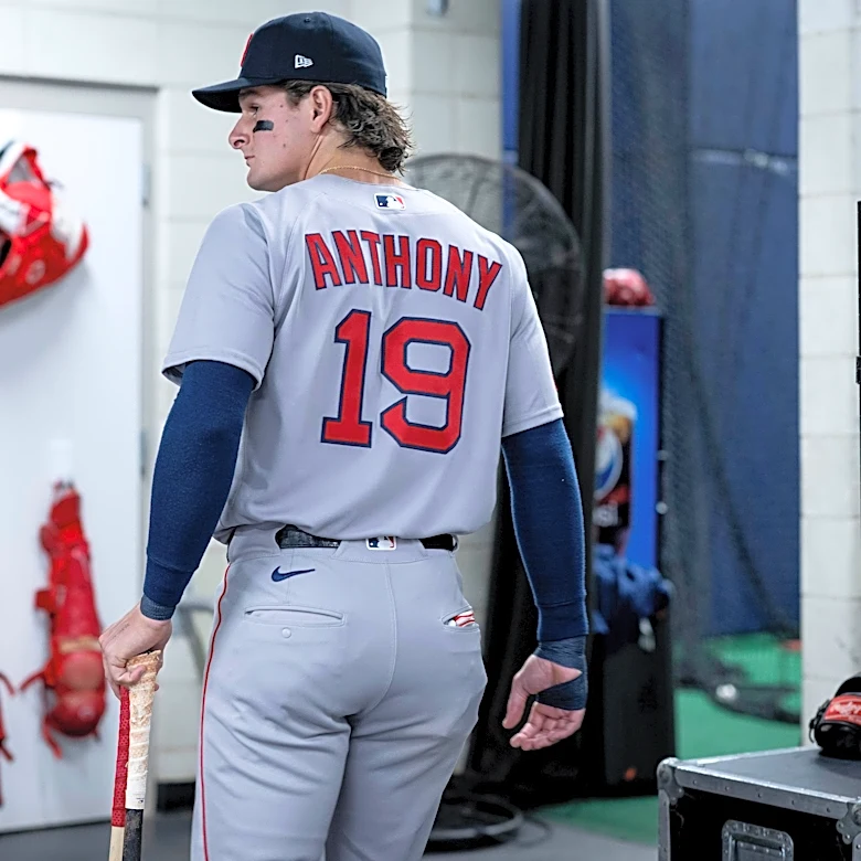 Red Sox star Roman Anthony leaves playoff game vs. Yankees with possible injury