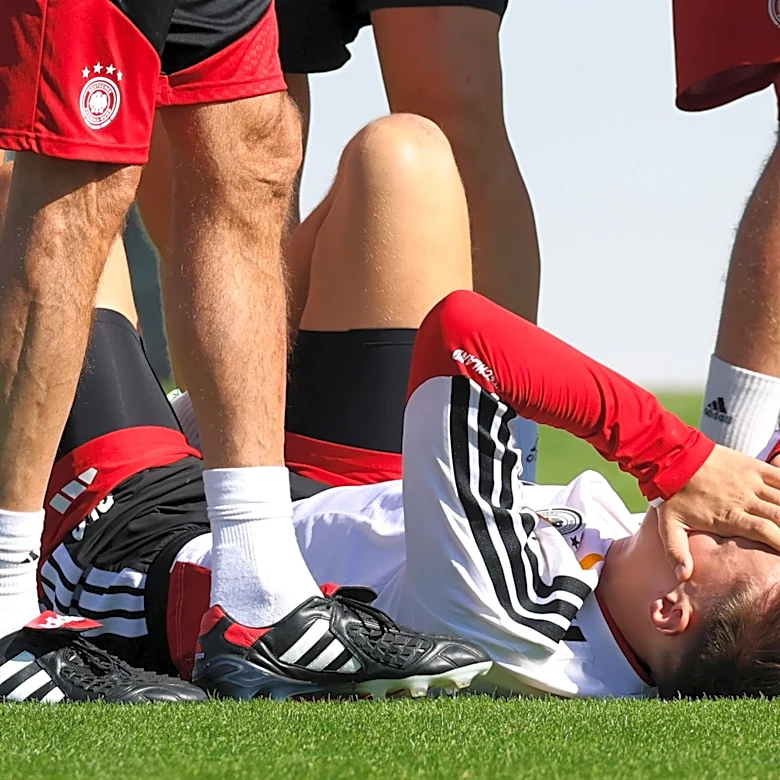 Injury scare: Borussia Dortmund star Nico Schlotterbeck goes down in Germany training