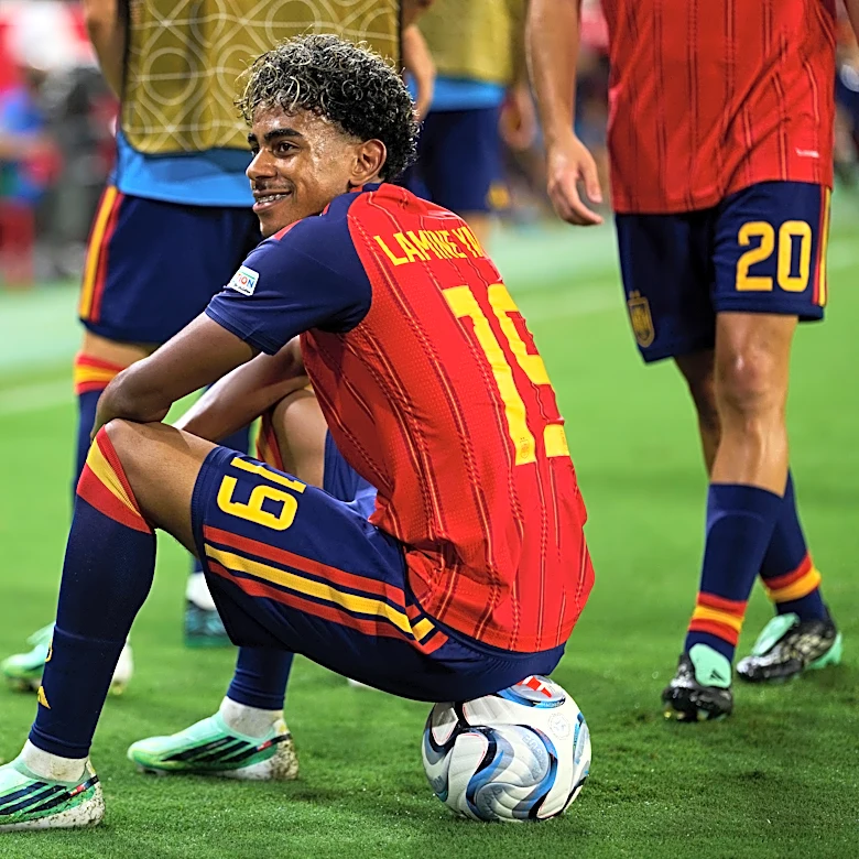 ‘The squad truly loves him’ – Spain boss hails Lamine Yamal’s ‘magic’ after Barcelona star shines again