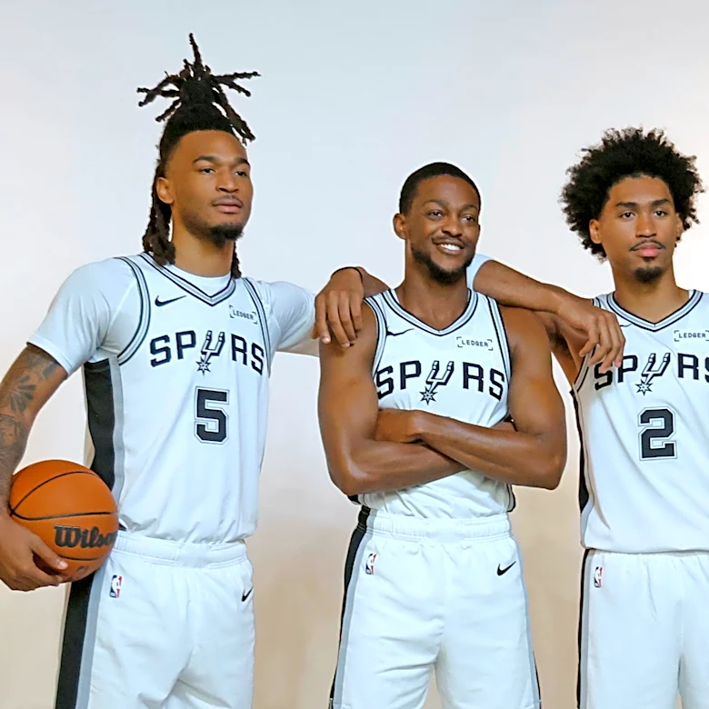 The Spurs should give the three-guard lineups a real chance