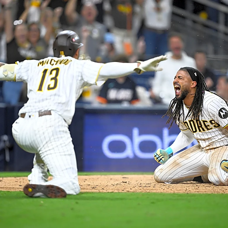 Padres get on top fast in all-around rout of Cubs