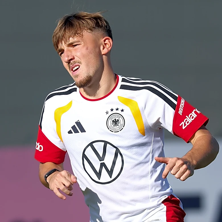 Serge Gnabry to start over Lennart Karl for Germany per report