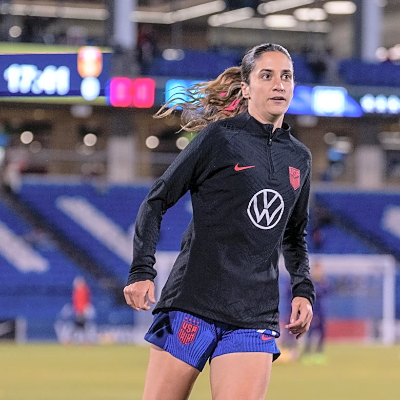 USWNT midfielder and Racing Louisville signs new contract through 2027 with club option for 2028, set to return for first time since 2025