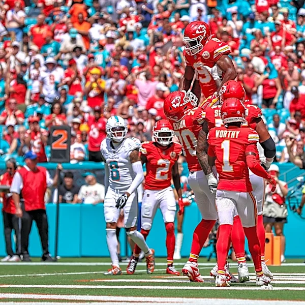 2 Chiefs recognized by the NFL as top players of September