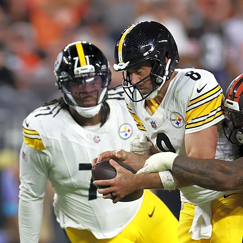 Steelers allow five sacks on Aaron Rodgers, fall to Browns 27-24