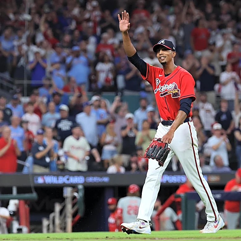 Mariners News: Ray Kerr, Torey Lovullo, and Joe Espada