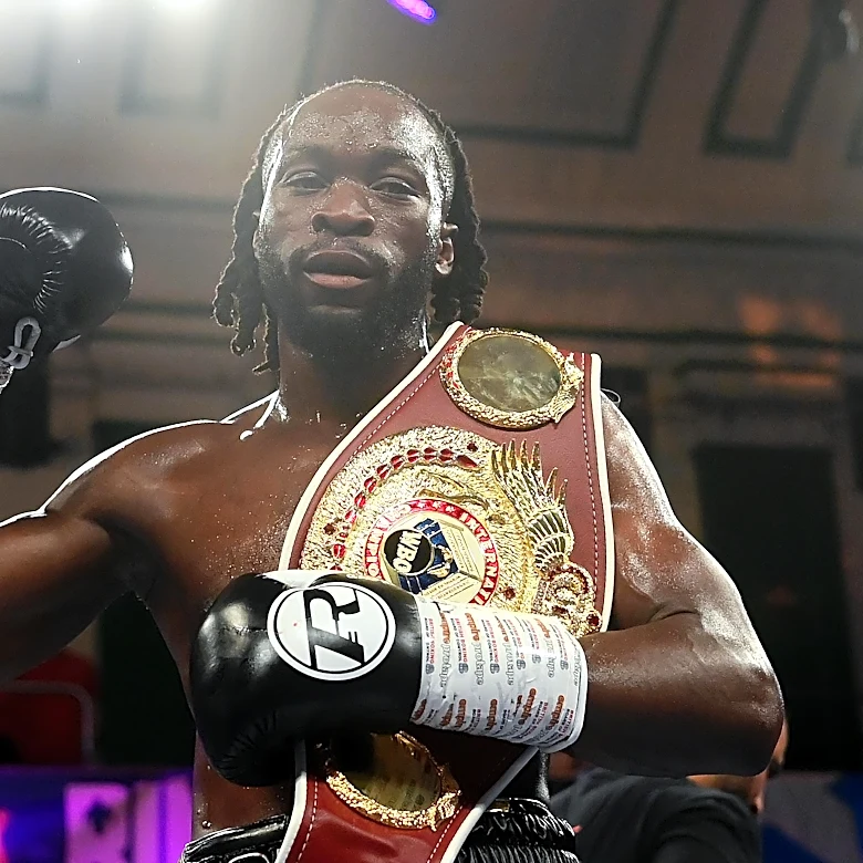 Denzel Bentley ducks Yoenli Hernandez, fights Shane Mosley Jr on Zuffa Boxing 12