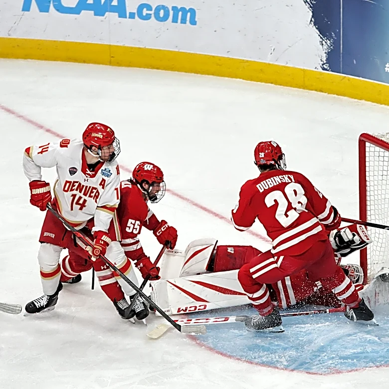 Badgers host Robert Morris to drop the puck on a new season