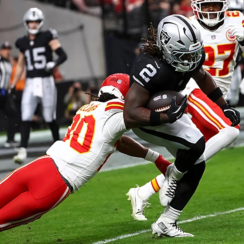 NFL predictions: Las Vegas Raiders-Kansas City Chiefs battle for AFC West supremacy