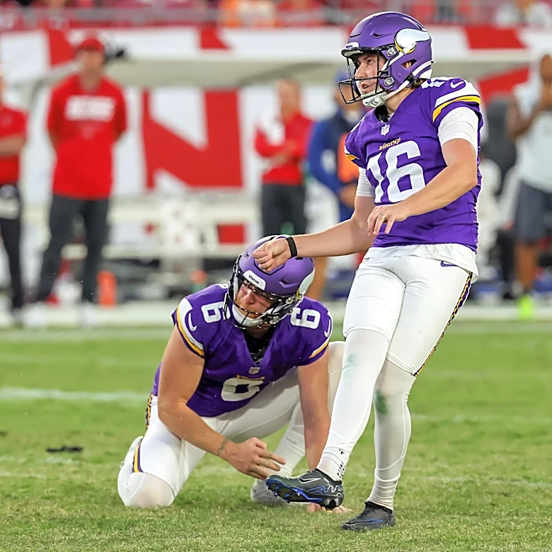 Vikings vs. Dolphins predictions: Player prop picks for Week 4