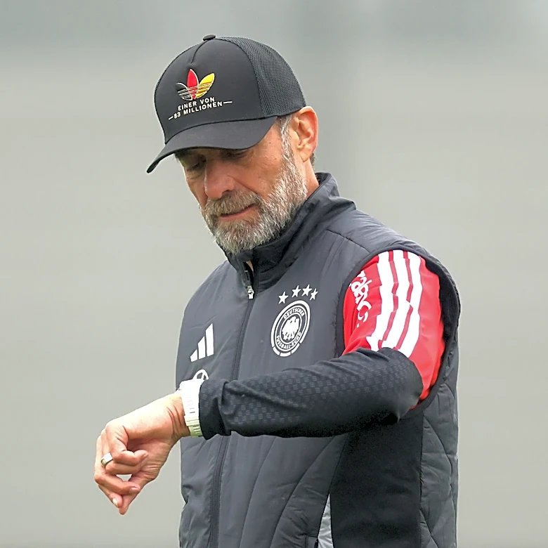 Jürgen Klopp doesn’t tip hand too much on Germany lineup vs. Greece