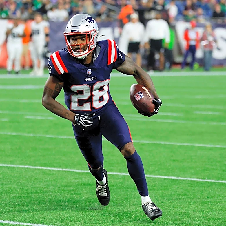 Patriots elevate veteran defensive backs Kindle Vildor, Mike Brown from practice squad for Week 4