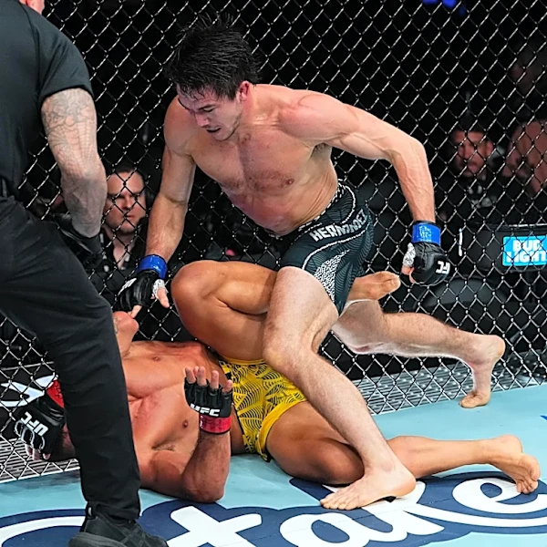 Highlights! Alexander Hernandez sends Rafael dos Anjos packing with nasty TKO stoppage | UFC 332