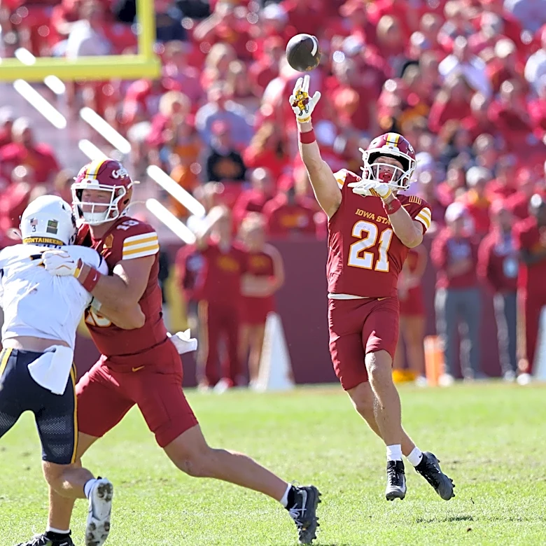 Cyclones hold on against West Virginia for Homecoming W