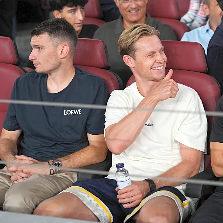 Frenkie de Jong shares fitness update as Barcelona star steps up recovery from knee injury
