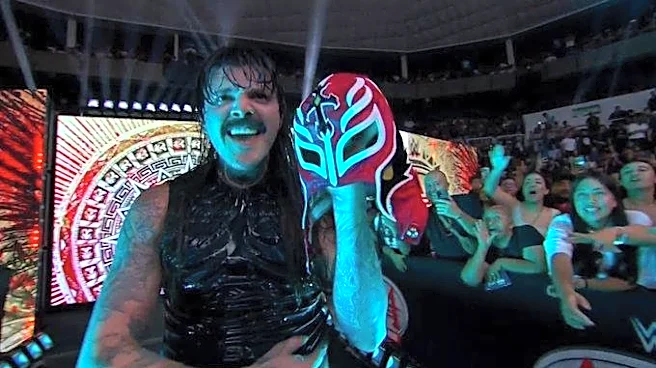 Dominik Mysterio humiliates father to earn shot at AAA Mega Championship