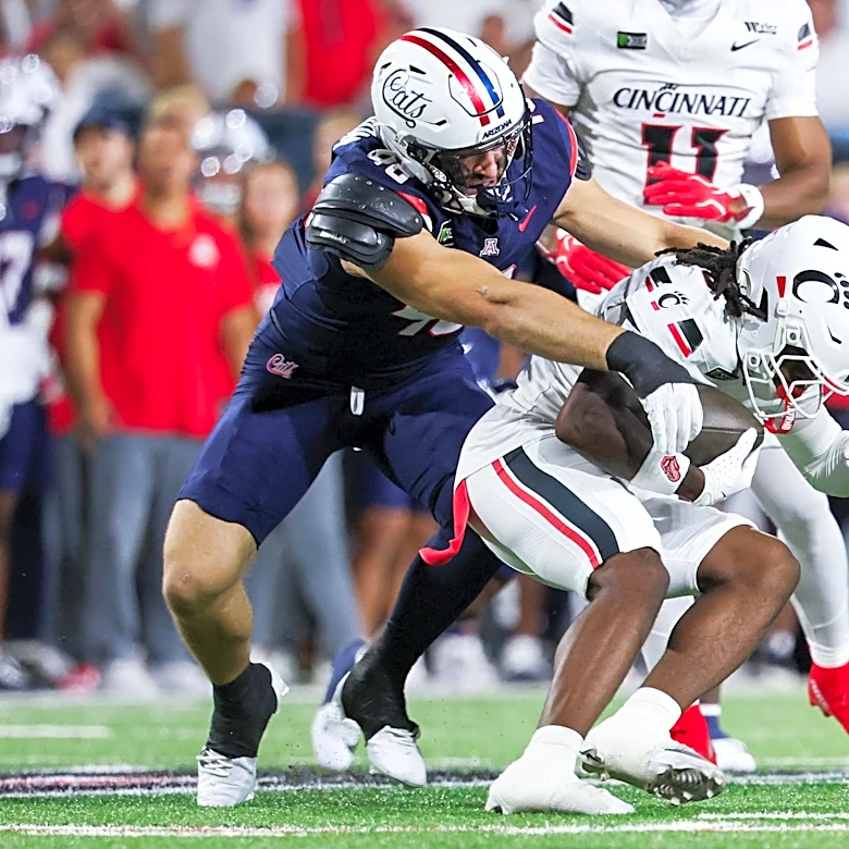 Cincinnati’s perfect season comes to screeching halt in Arizona, 34-7