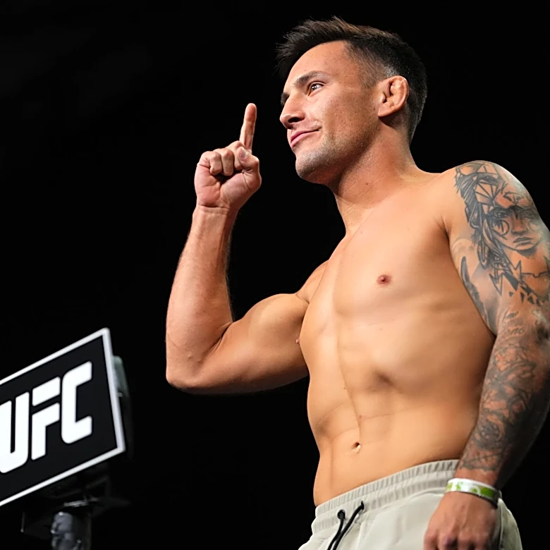 Esteban Ribovics blames UFC 332 weight miss on hotel issue