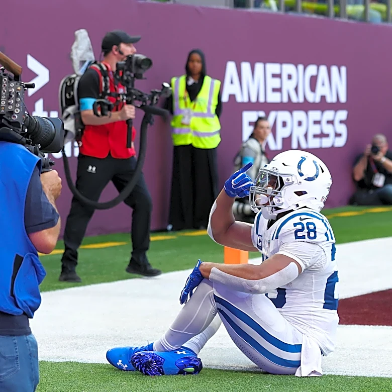 Colts win ugly in London, as overcome sloppy start vs. Commanders and eventually settle in