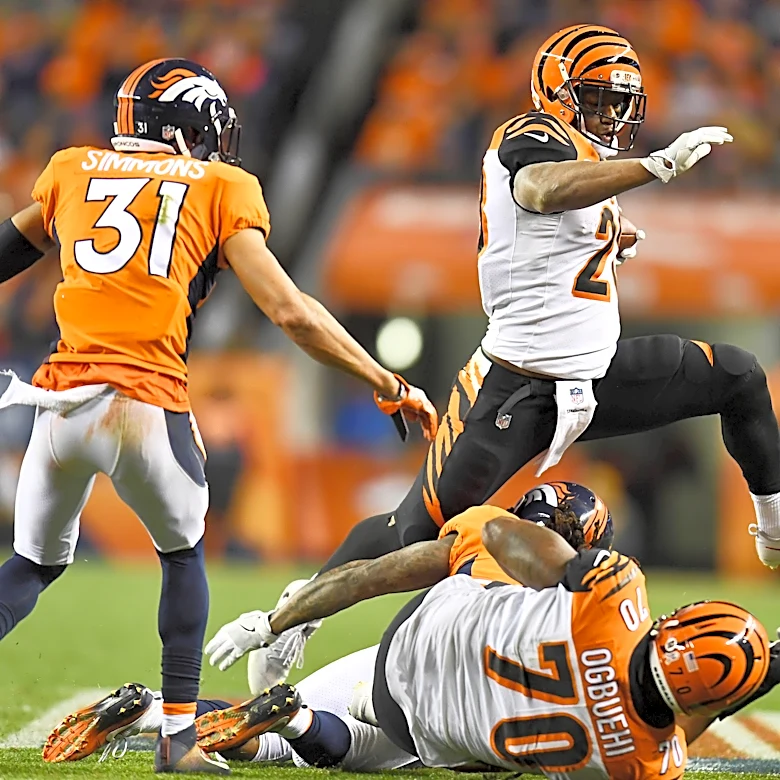 Seahawks bringing in two-time Pro Bowl running back Joe Mixon for visit