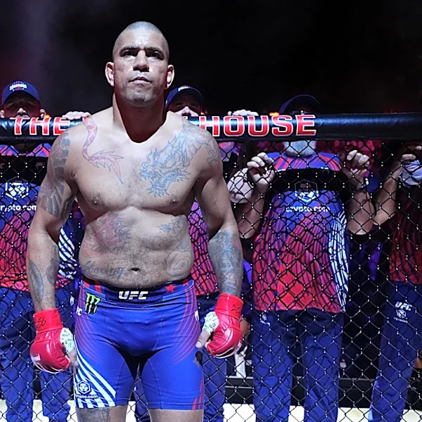 Sergei Pavlovich opens as betting favorite over Alex Pereira at UFC 335