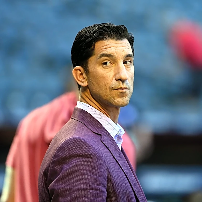 Mike Hazen’s best and worst moves, 2025-26