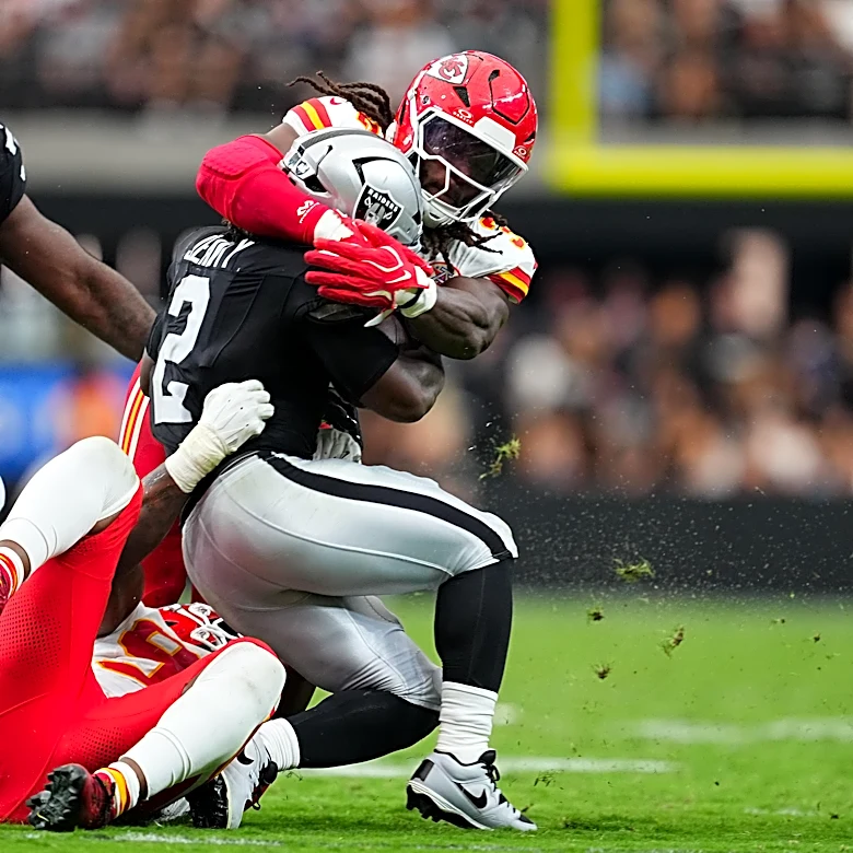 Las Vegas Raiders lose in trenches against Kansas City Chiefs to fall short in Week 4