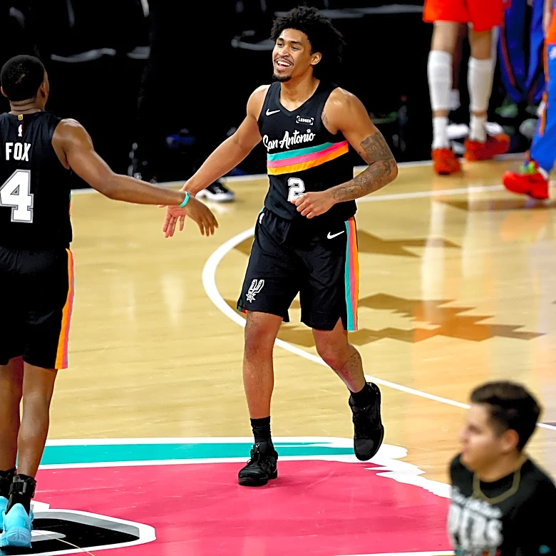 Fox as a starter and Harper as 6th man makes the most sense for the Spurs
