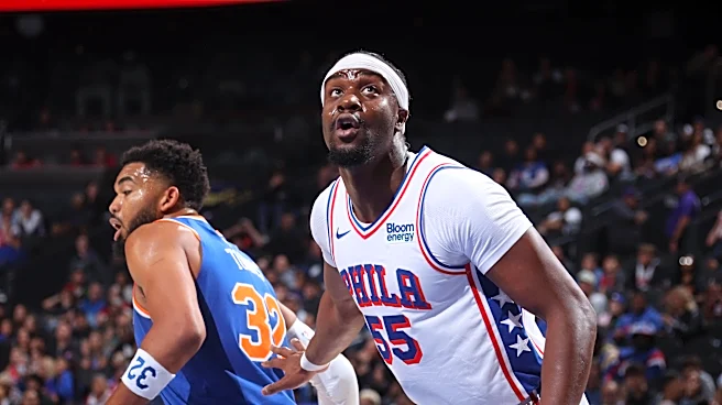 Ariel Hukporti leaves game vs. Knicks with apparent leg injury