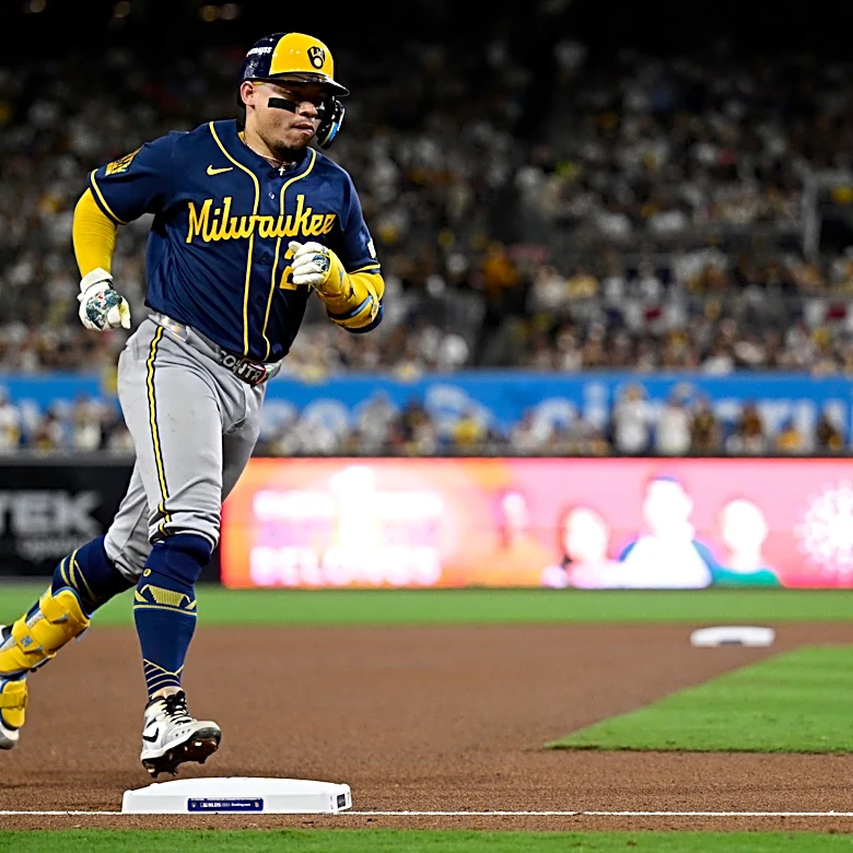 Brewers drop Game 3 of NLDS in another tightly fought battle, 4-3