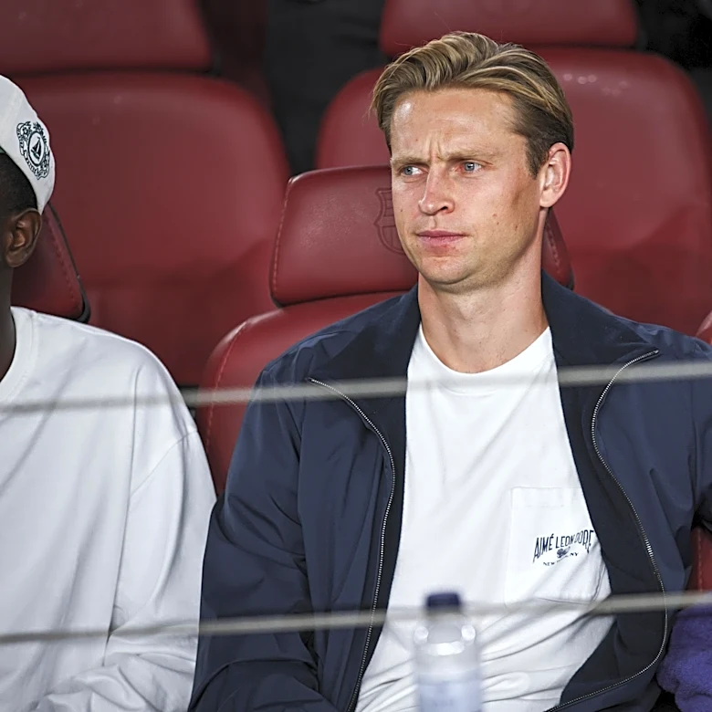 Gossip: Barcelona leaning towards selling Frenkie de Jong