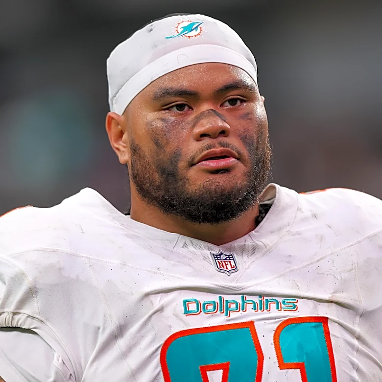 Miami Dolphins news: Jonah Savaiinaea’s improvement, Vikings game grades