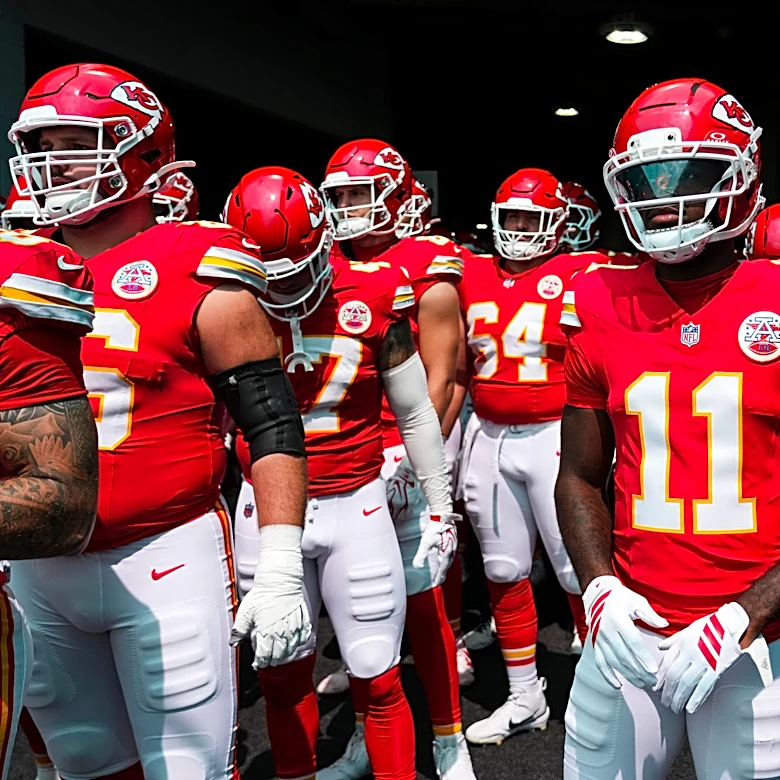 Chiefs Mailbag: How could the Chiefs address wide receiver?