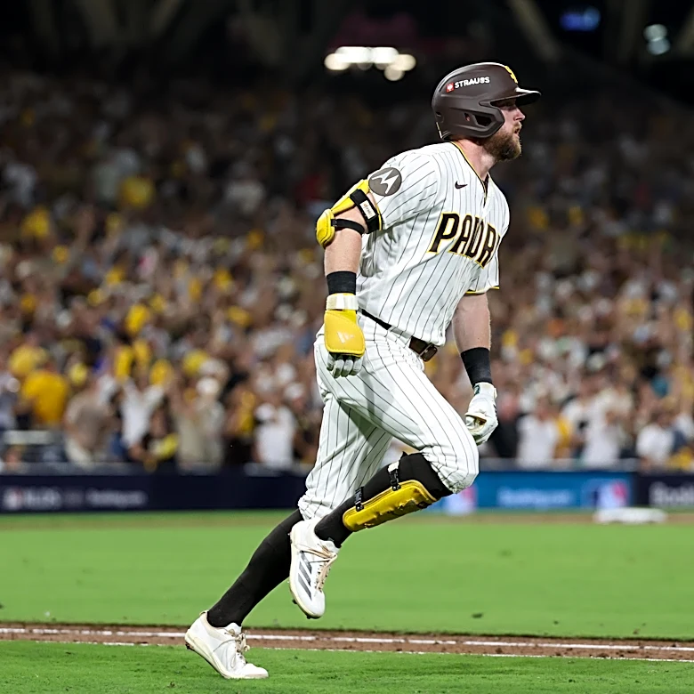 MLB Playoff Roundup: Dodgers take control, Padres stay alive