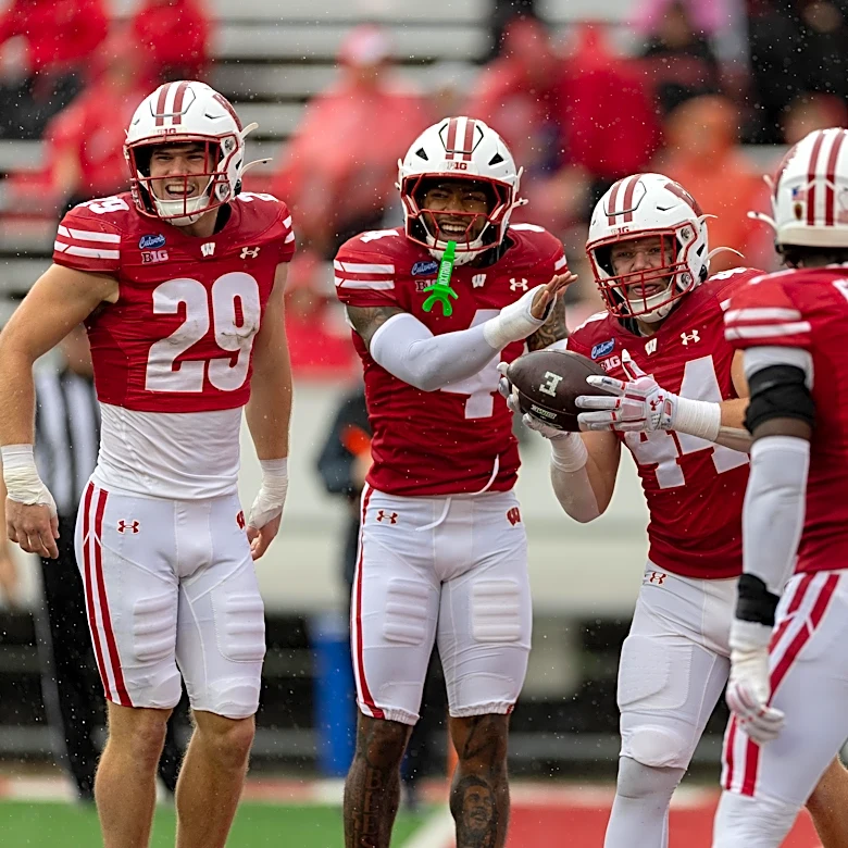 Badgers grades, snap counts on defense from Week 5 vs. Michigan State: The depth was noticed