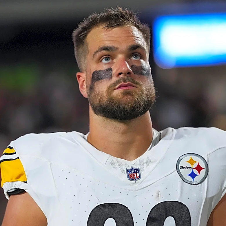 Steelers TE Pat Freiermuth defends Mike McCarthy’s ‘clean house’ comments