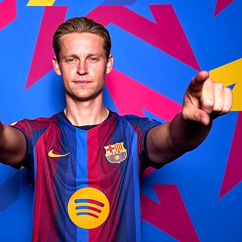 Where does Frenkie de Jong fit in at Barcelona when fit?