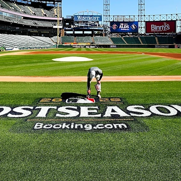 Wednesday MLB playoffs live chat