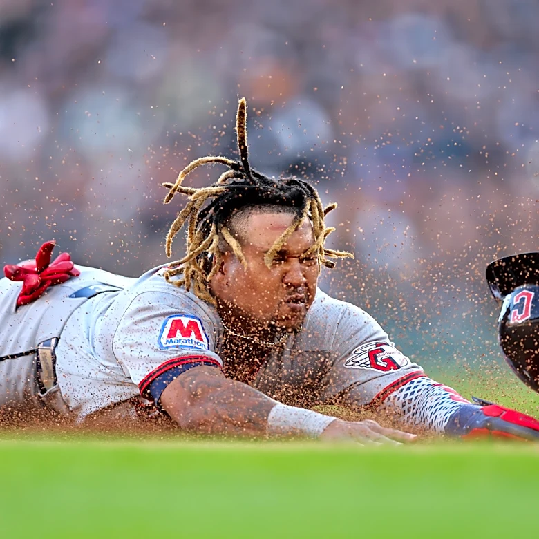 Guardians Come to Life on the South Side; Take Game 3 to Stay Alive