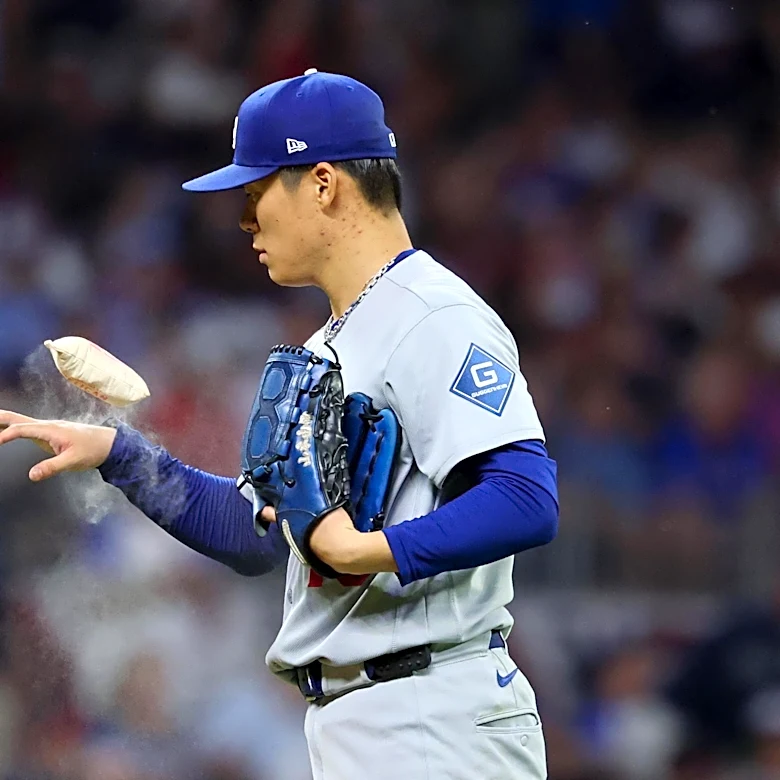 Dodgers NLDS notes: Yoshinobu Yamamoto, Dave Roberts