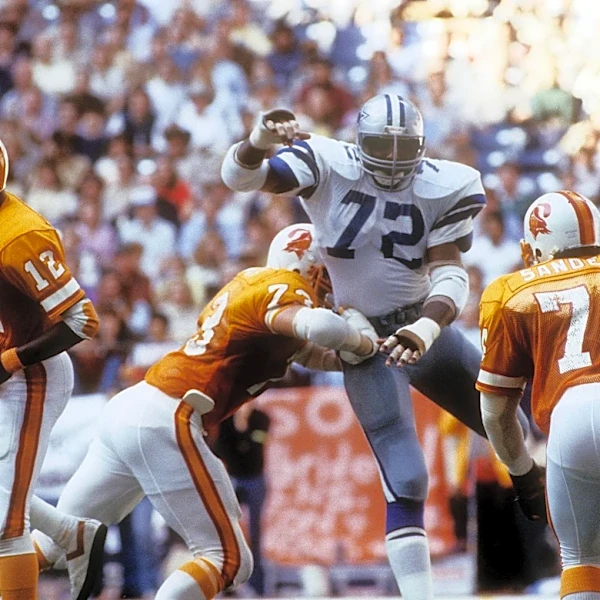 Buccaneers at Cowboys Open Thread!